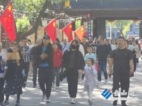 国庆客流 “爆棚”!金山公园景区全力守牢游园安全1