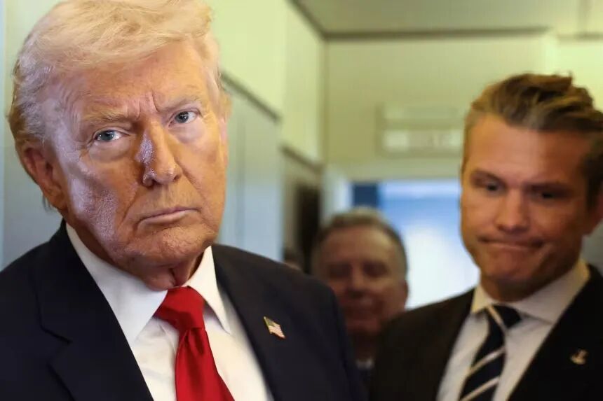 ▲特朗普和赫格塞思。（图源：路透社）