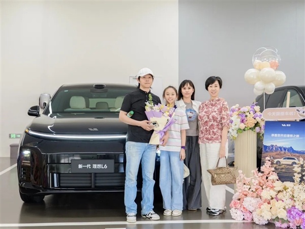 24.98万起全系四驱大电池 新一代理想L6开启交付