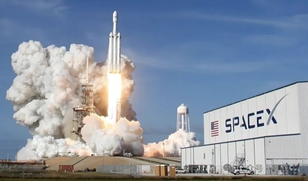 传闻投资东谈主告诫SpaceX股价可能崩盘：有九成主理