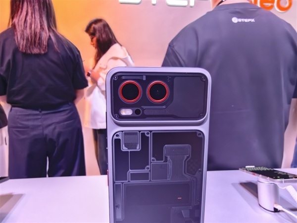 阶跃STEPX Neo智能体手机首发上手：AI能自主执行命令 3999元