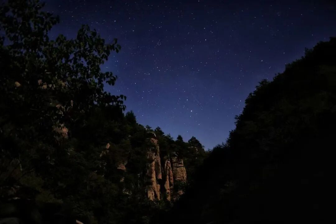 尚珺在白河野攀时看到的夜空