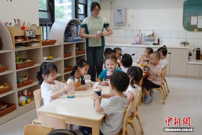 8月18日，“活力中国调研行”主题采访活动走进福建泉州丰泽国投集团博博宝贝托育中心。中新网记者 陈小愿 摄