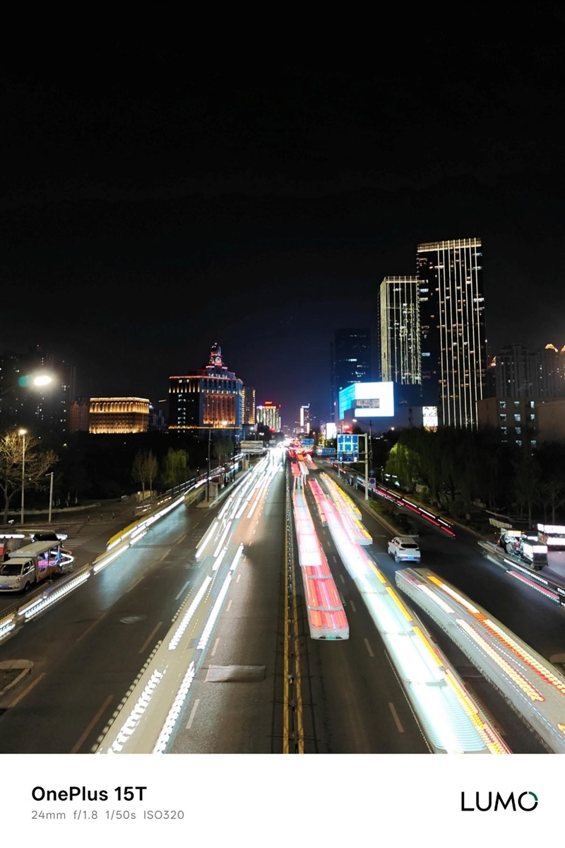 小屏不妥协配置反升级！一加15T手机深度评测：小巧玲珑的满血性能旗舰