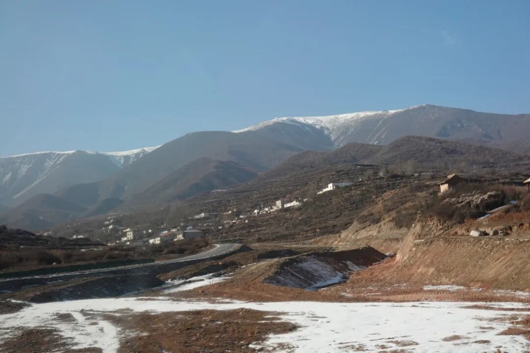 去往榆中县旧庄沟村的路上