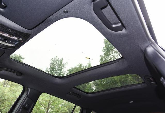 奔驰价格大跳水!7座SUV跌至18万,配2.0T四驱还有双天窗-有驾