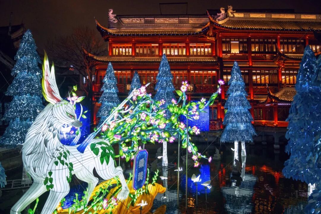 摄图网_701590982_元宵节上海豫园灯会建筑彩_(企业商用).jpg