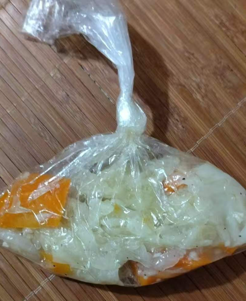 ▲羁押中心饮食(受访者供图)