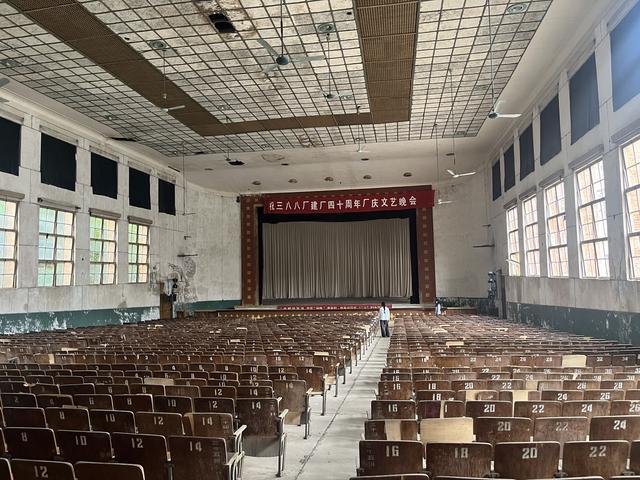 388旧址电影院内景。记者万建辉 摄