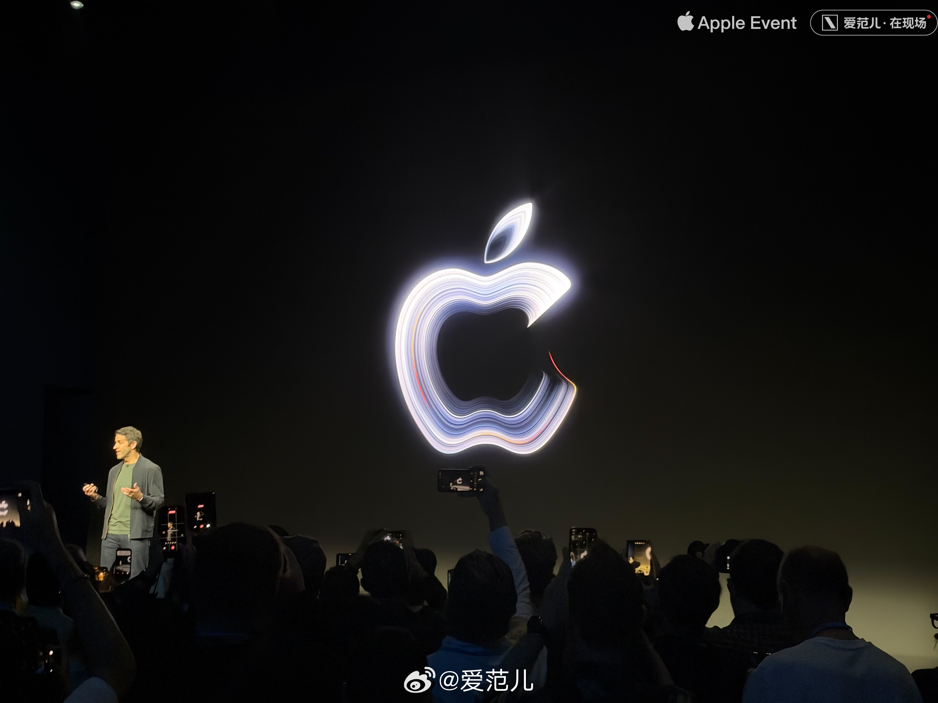 #爱范儿在现场#|【见证历史!触屏版 MacBook 正式亮相】 #