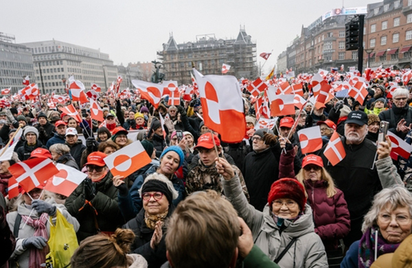 当地时间1月17日，丹麦哥本哈根举行抗议示威。
