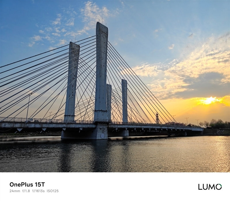 小屏不妥协配置反升级！一加15T手机深度评测：小巧玲珑的满血性能旗舰