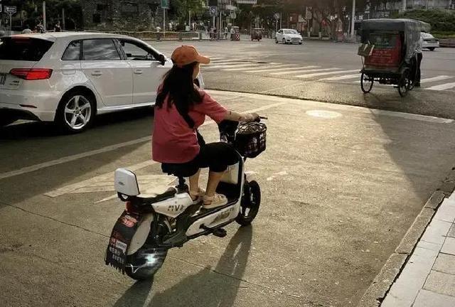 国家出台新规完善电动车管理，代表建言强化骑行者路权保障-有驾
