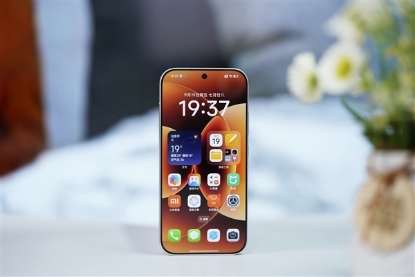 卢伟冰：Xiaomi miclaw未来会拓展到电脑、手表端