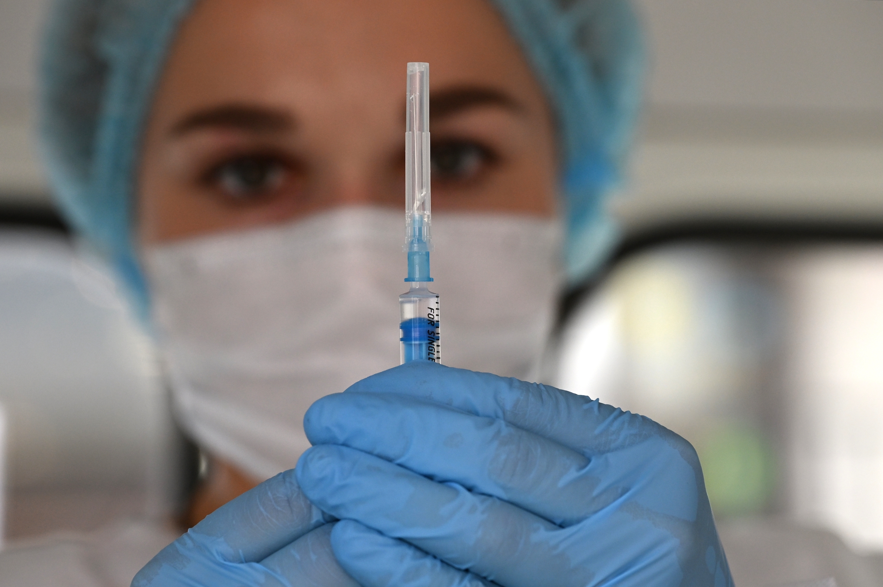 俄罗斯加马列亚国家流行病学和微生物学研究中心已生产首个实验批次新癌症疫苗。