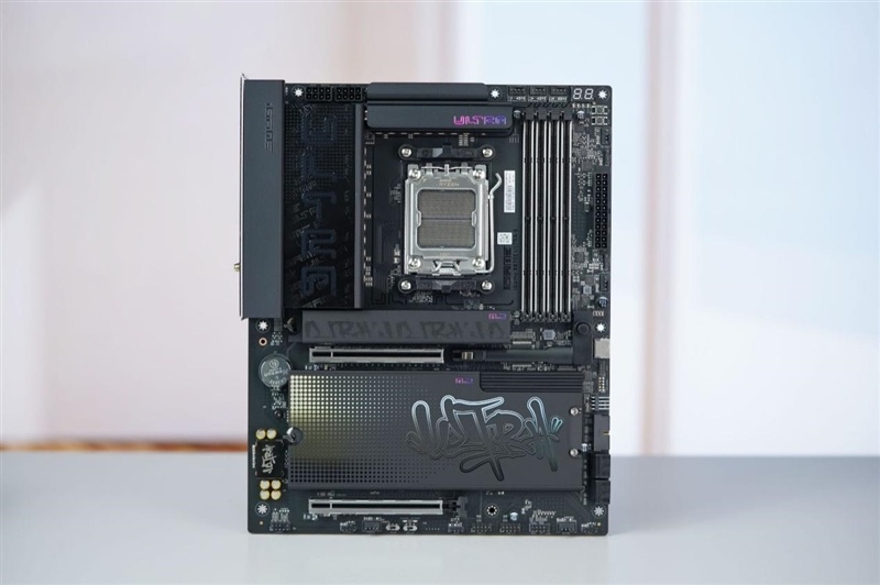 2000元以内没有敌手!iGame X870E ULTRA-S V14评测