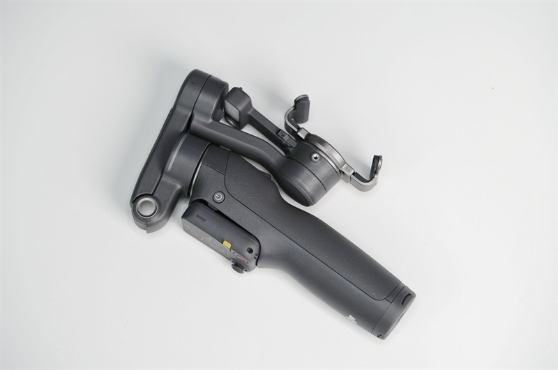 带屏遥控+10米远控！大疆Osmo Mobile 8P深度评测：单东说念主创作神器 稳拍新王