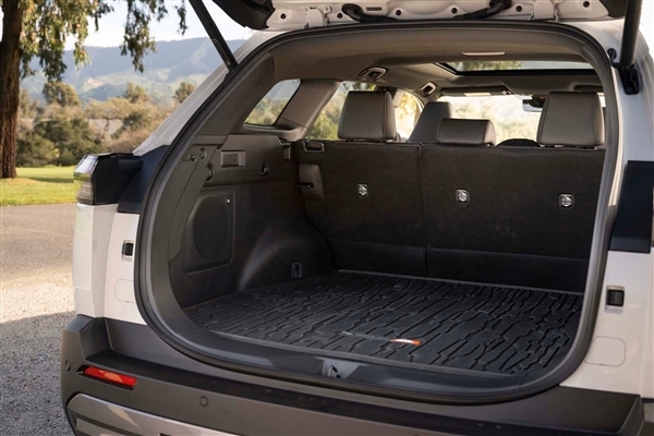 丰田全新电动跨界车bZ Woodland