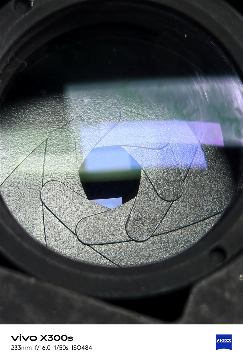 天玑9500搭配蔡司影像 vivo X300s手机全面评测:省心耐用的直屏主力机