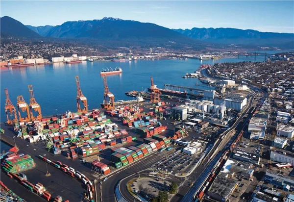 加拿大给中国电车降税 是想和美国下大棋?