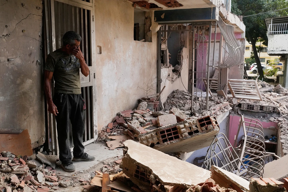 当地时间1月4日, 美联社