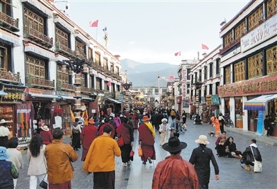 外国友人镜头里欣欣向荣的中国——“小家”热气腾腾 “大家”蒸蒸日上(在中国·看中国)