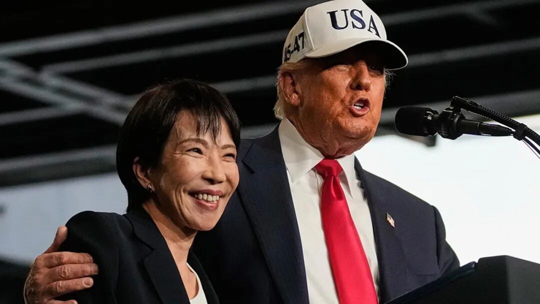 ◆2025年10月28日,特朗普在高市早苗的陪同下前往驻日美军横须贺基地,并在“乔治·华盛顿”号航母上发表演讲。