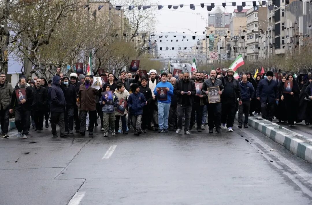 ▲3月13日，德黑兰举行圣城日游行。（图源：美联社）
