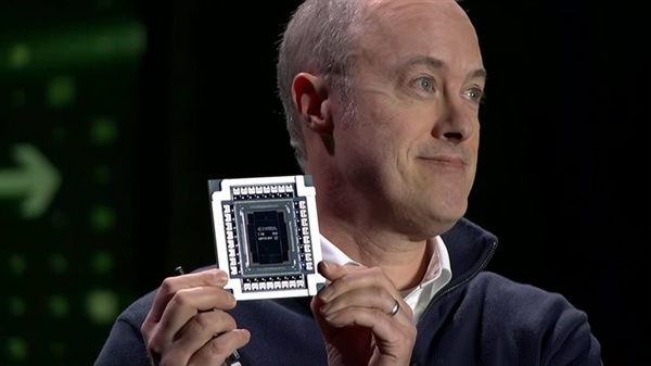 告别有机基板！英伟达下一代CPO原型曝光：单光纤256Gb/s