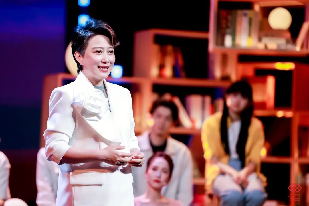 一级演员、导演、中国文联全委会委员丁柳元