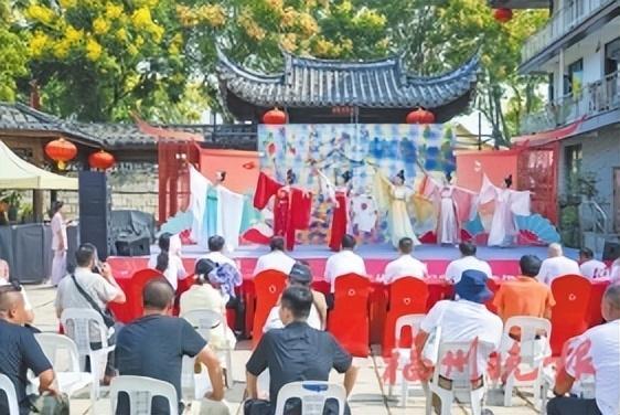 活动现场上演精彩节目。