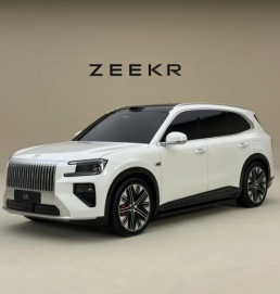 极氪8X和宝马X5比怎么样?900V高压架构拉开两代技术代差