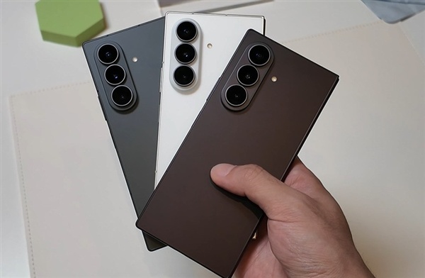 安卓首款阔折叠 三星Galaxy Z Fold8系列上手体验