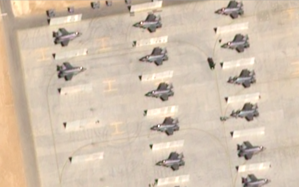 20日拍摄的图像显示出在约旦部署的部分F-35隐形战斗机。图源:美媒报道配图