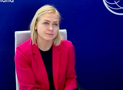 芬兰外交部长埃利娜·瓦尔托宁近日出席公开活动 社交媒体