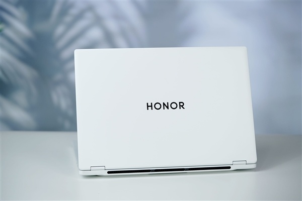 续航轻松超苹果MacBook!荣耀MagicBook Pro 16 2026图赏