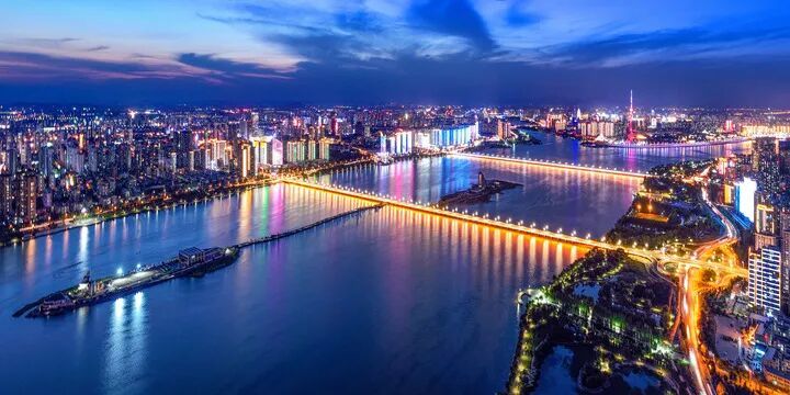 临沂夜景。董淑敏 摄
