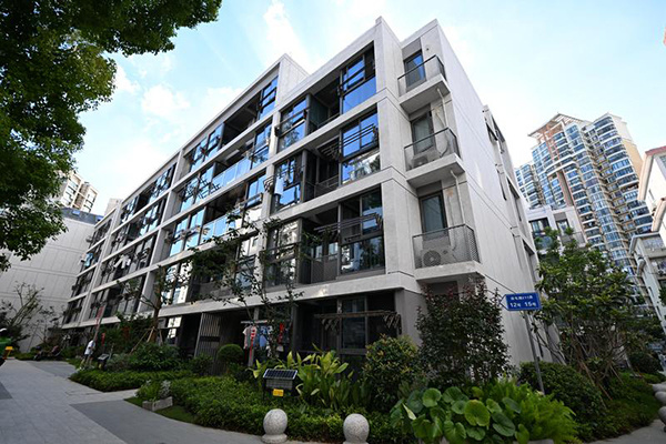 近日拍摄的改造后的上海黄浦区半淞园路街道市民新村居民区。新华社记者 陈浩明 摄