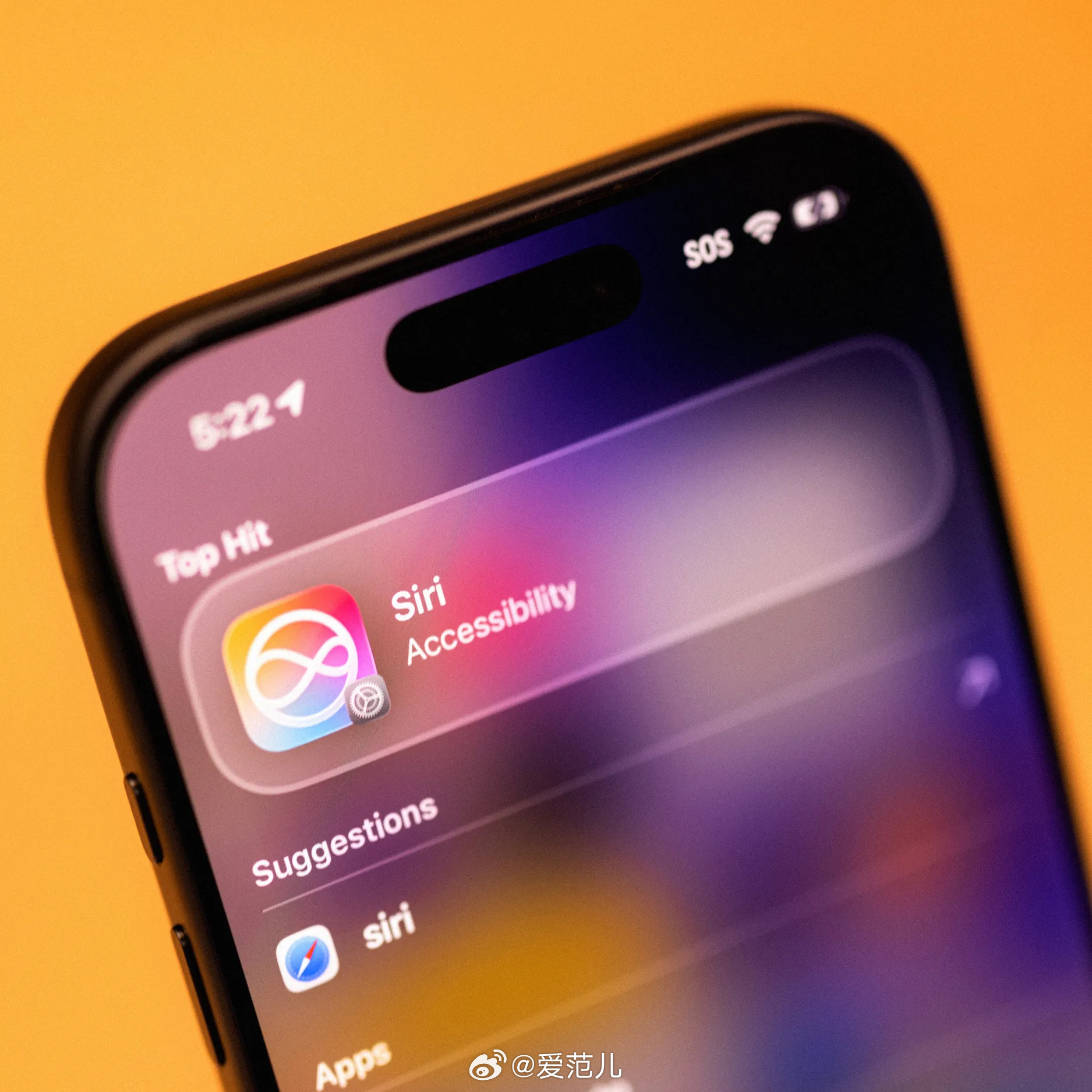 【曝苹果洽谈向出版商付费,为 AI 版 Siri 接入实时新闻】 据