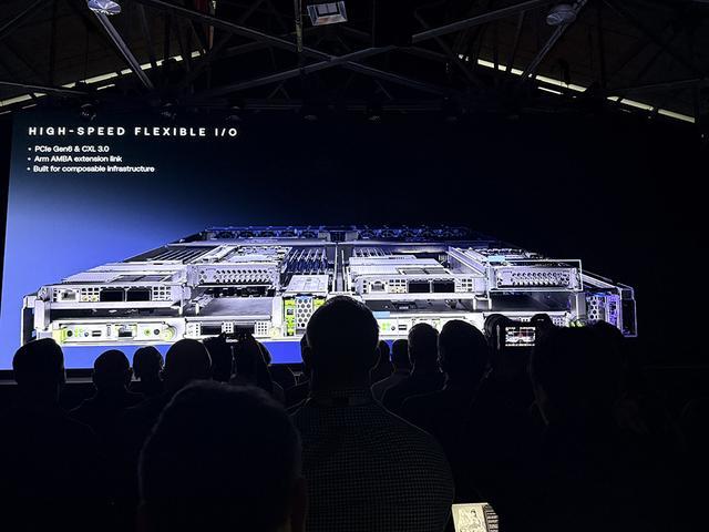 起猛了!Arm推出首个自研CPU,黄仁勋贴大脸发言