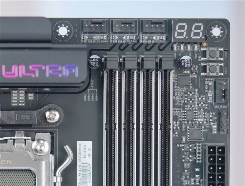 2000元以内没有敌手!iGame X870E ULTRA-S V14评测