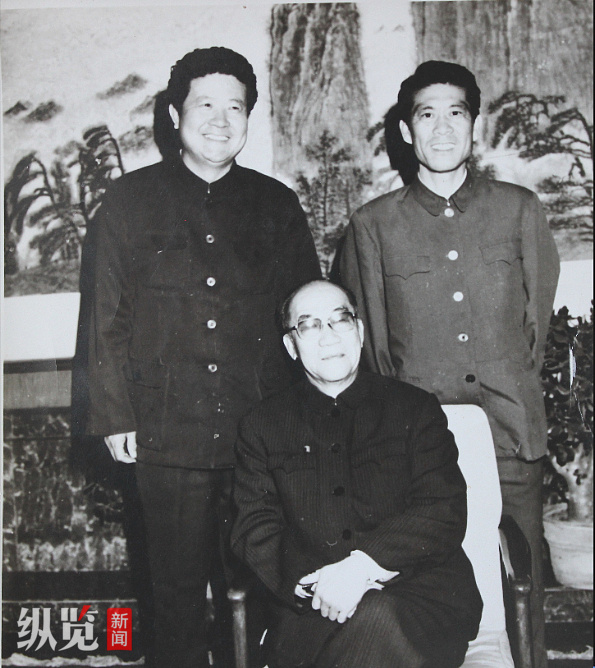 图为侯宝林(前排)、李如刚(后排右一)、康达夫(后排左一)。 祁建国提供