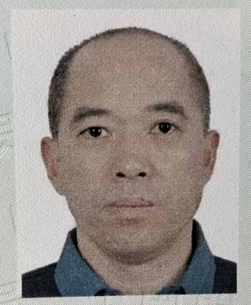 王锡得身高173厘米，中等身材，短寸头发型 （图/受访者提供）