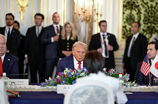 2025年10月,特朗普与高市早苗在东京举行会晤。 白宫网站