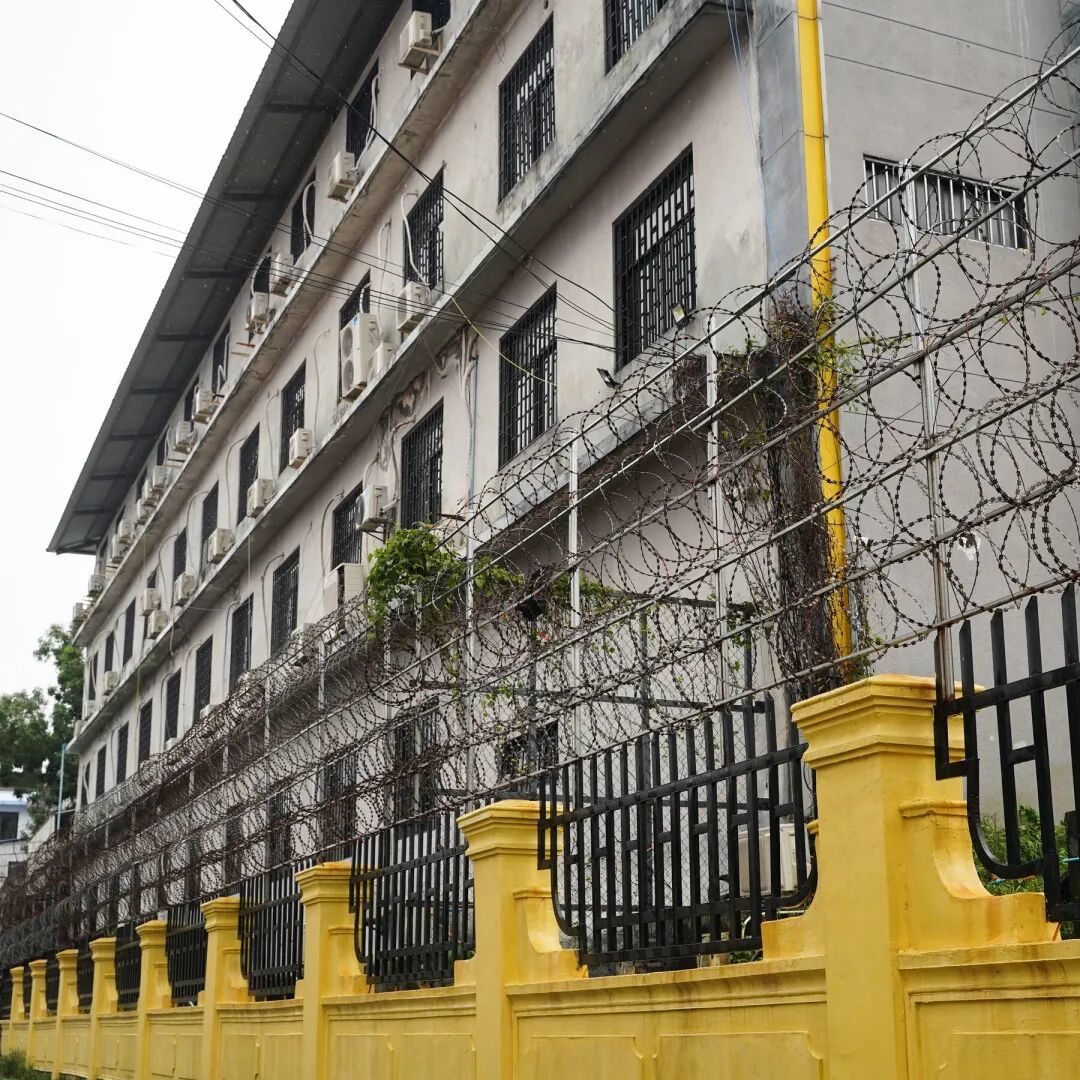 ·柬埔寨诈骗园区外景。（美国《纽约时报》）