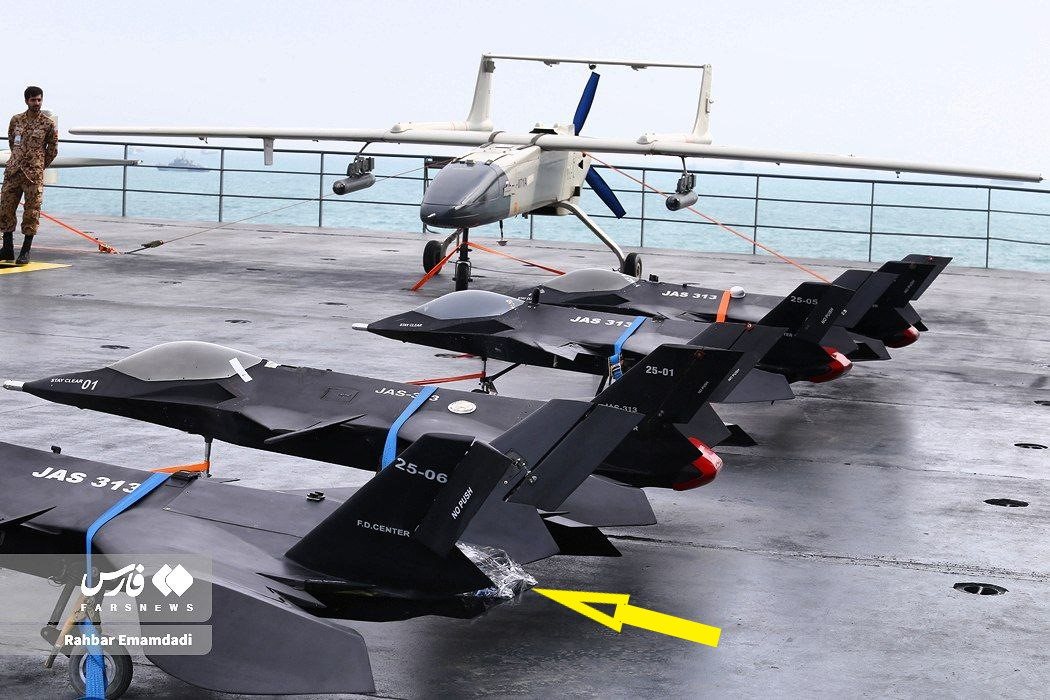 注意此图的疑点:F-313尾喷口用薄膜包裹。