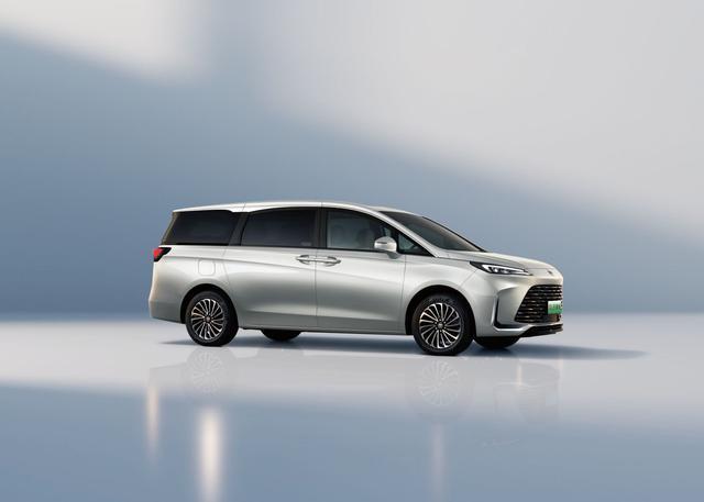 满足全家出游的家用新能源MPV，GL8陆尚、赛那、格瑞维亚、高山8