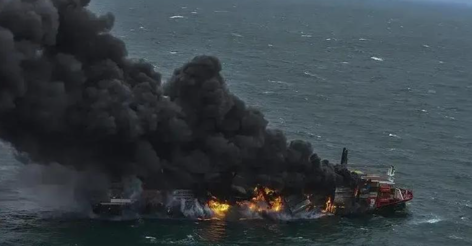 俄罗斯商船在地中海遭袭。
