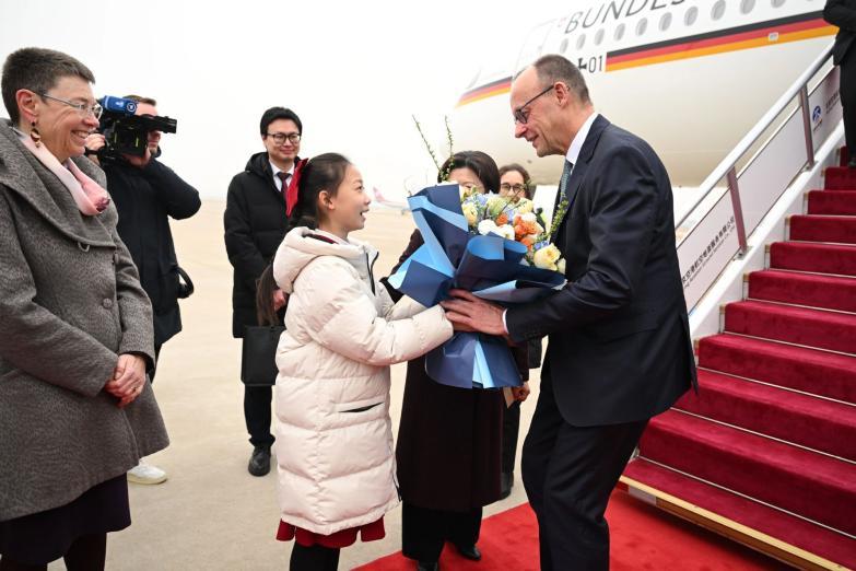 2��25�����磬�¹�����Ĭ�ĵִﱱ������ʼ���й�����Ϊ���������ʽ���ʡ����»���ͼ��