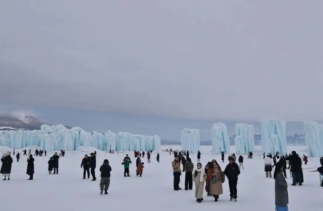 过年人潮已刷屏!新疆各地新年活动扎堆 满城都是人人人